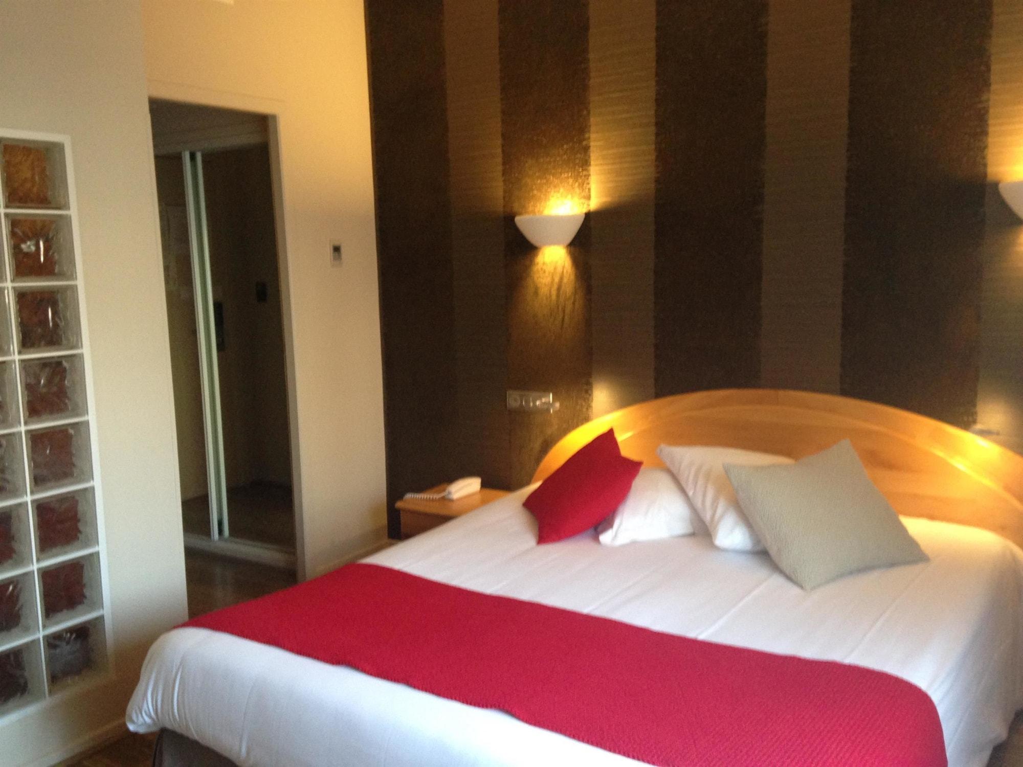 Western De La Bourse Hotel 3*