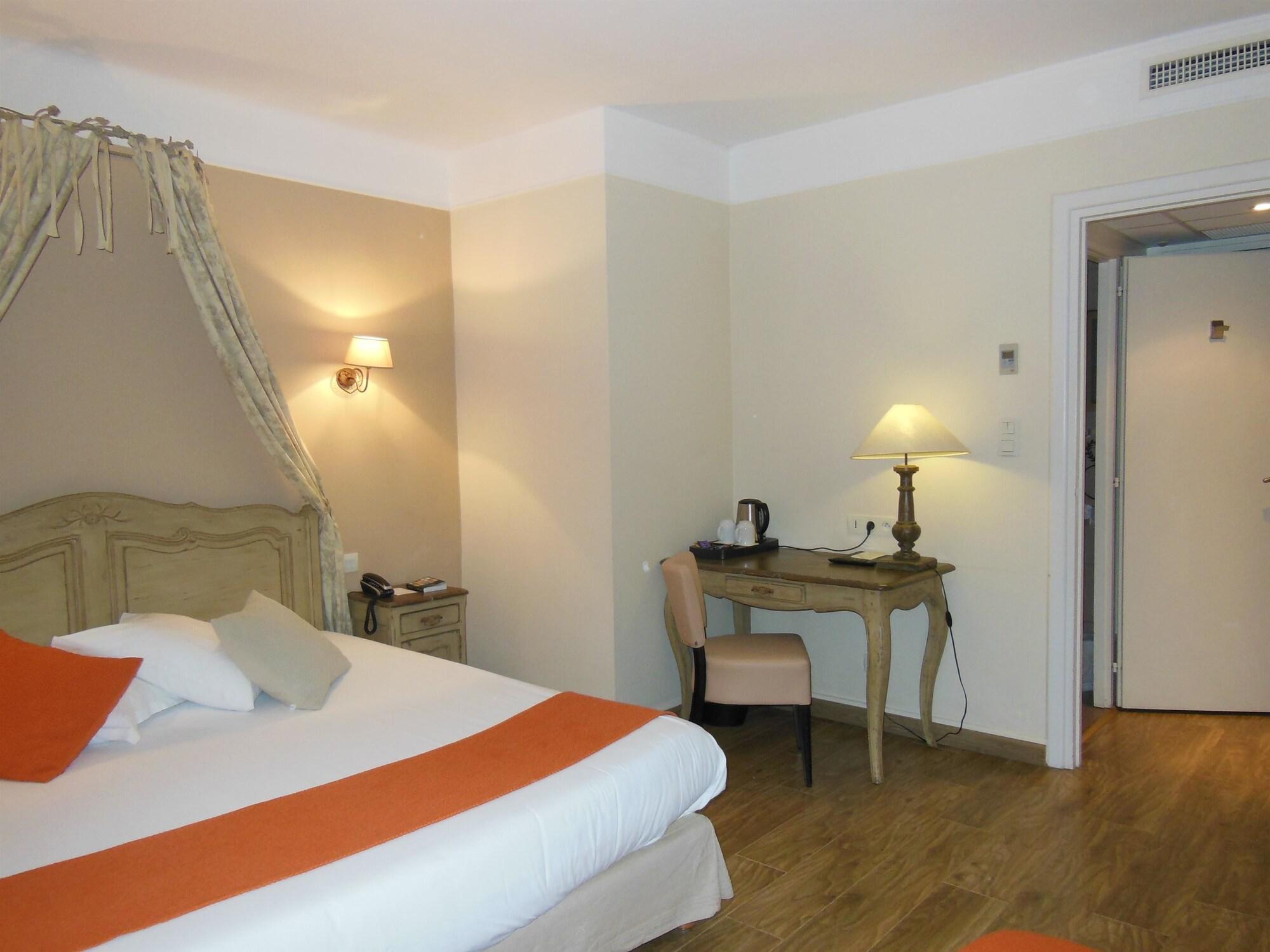 Western De La Bourse Hotel 3*