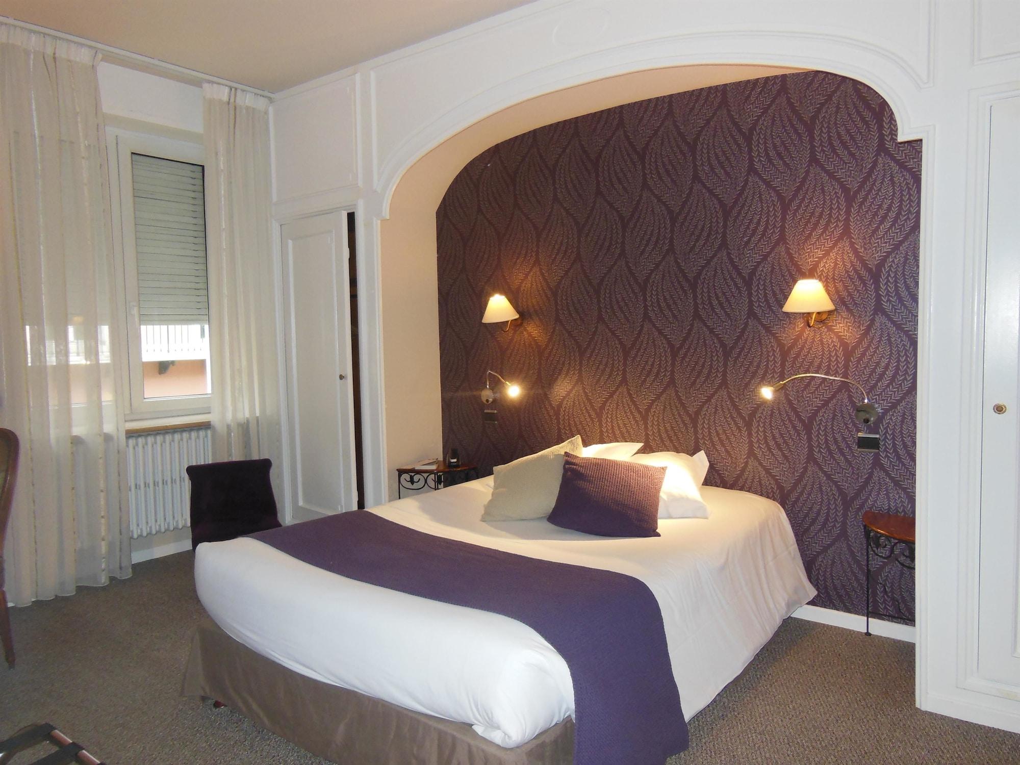 Western De La Bourse Hotel 3*